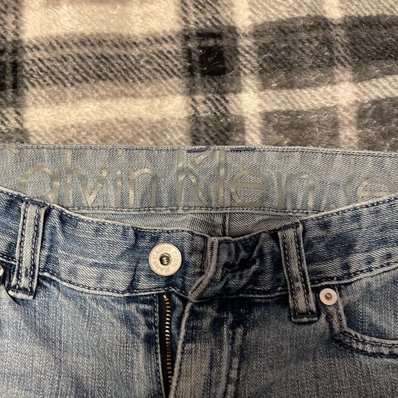 Calvin Klein - Picture 3 of 3